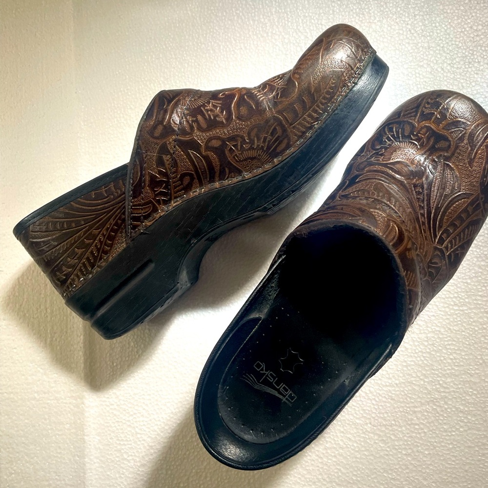 Dansko tooled leather professional clogs - 41